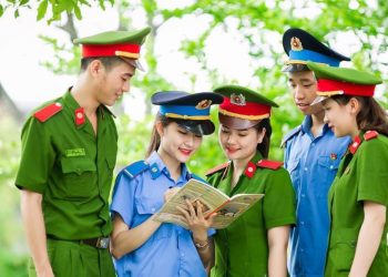 Lương trong ngành công an, quân đội cao không?