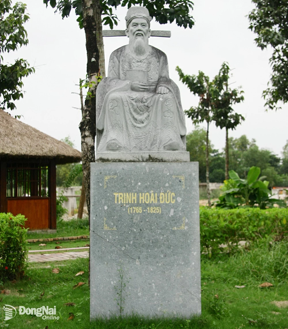 Tượng Trịnh Hoài Đức đặt tại Văn Miếu Trấn Biên, Biên Hoà, Đồng Nai